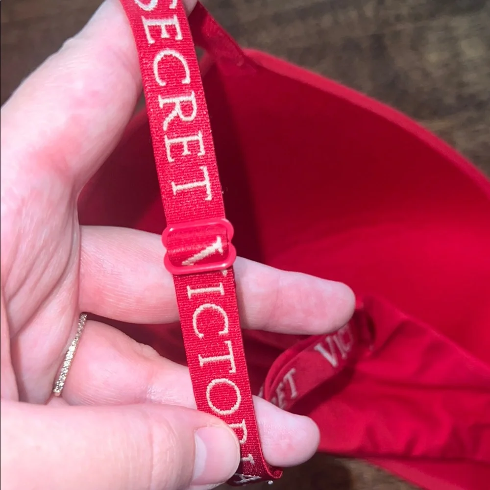 Victoria's Secret Red T-Shirt Bra Intimates - Picture 3 of 5